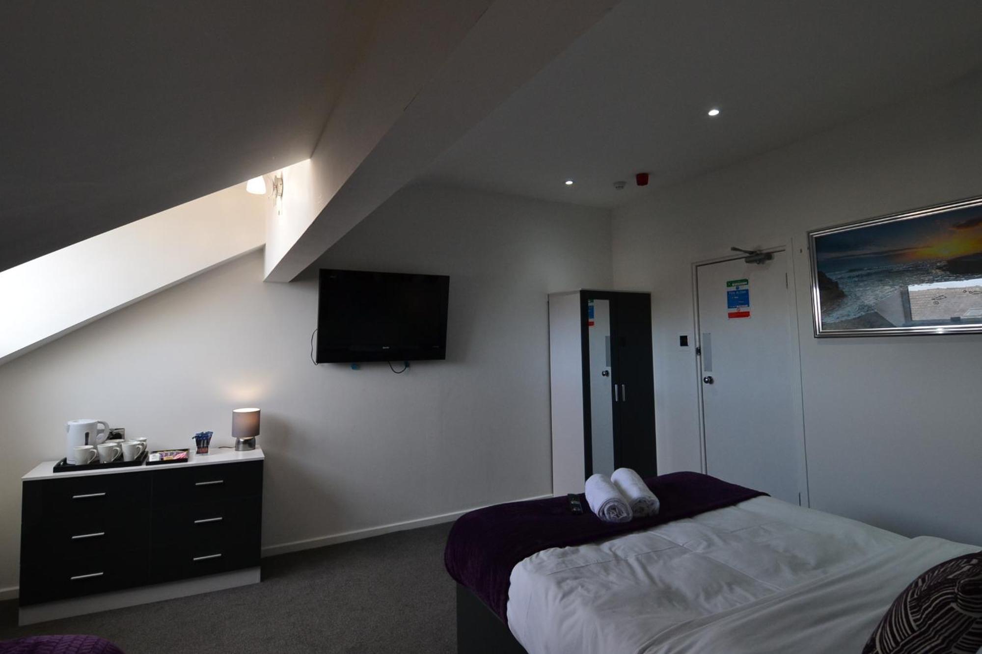 Hotel 33 — Photos 1